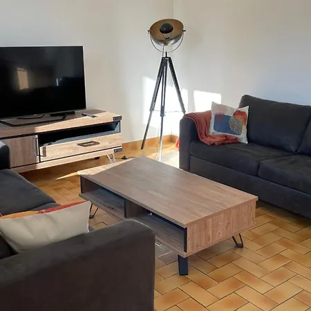Maison - Avec Son Boulodrome ! Réville